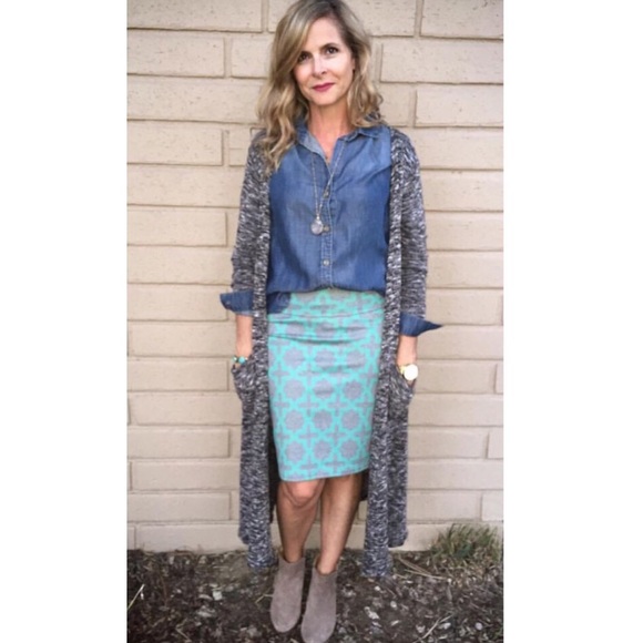LuLaRoe Sweaters - 🚫SOLD🚫LuLaRoe Sarah - Textured Gunmetal Gray